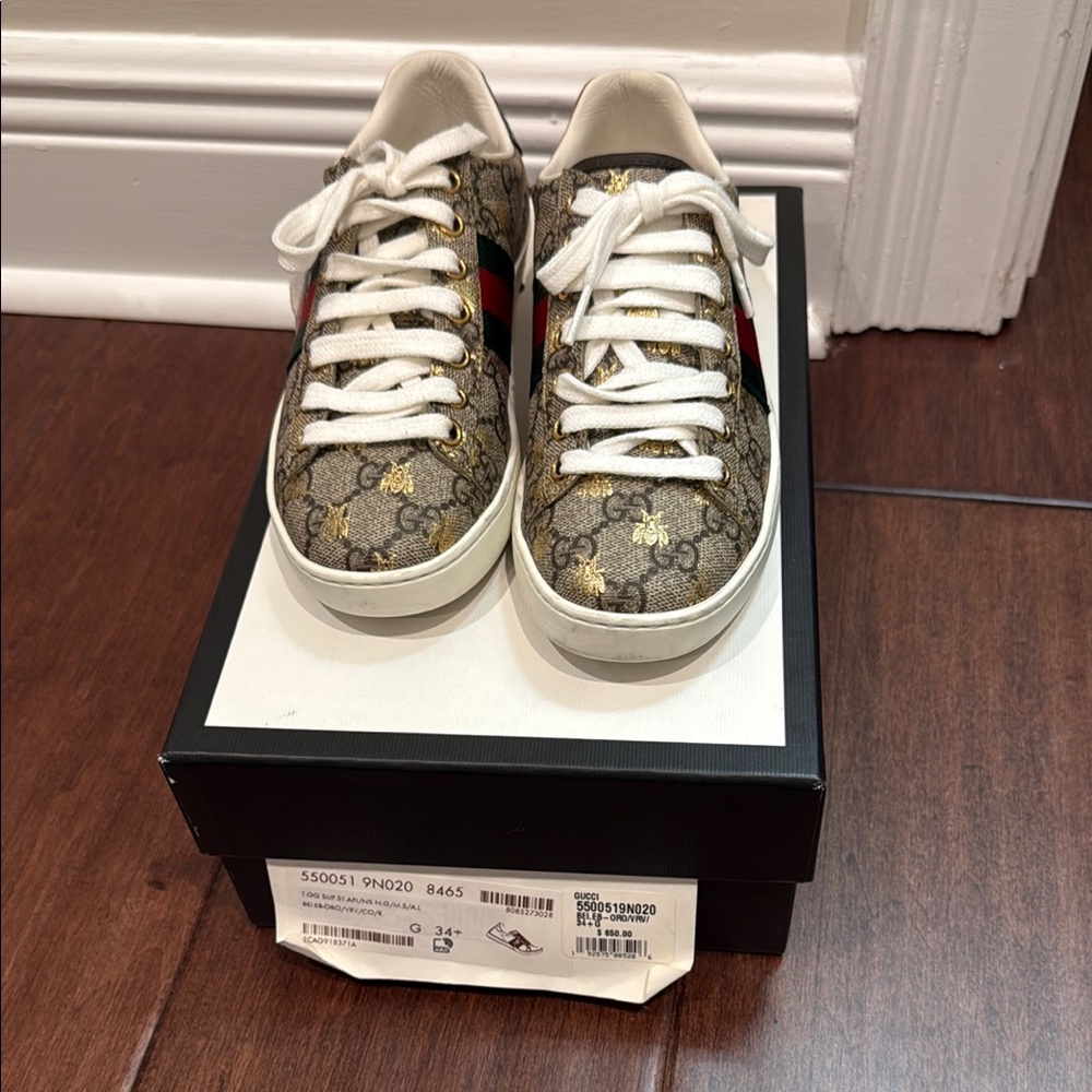 GUCCI Low Top Sneakers Ace Sneaker GG Supreme Canvas With Gold Bees